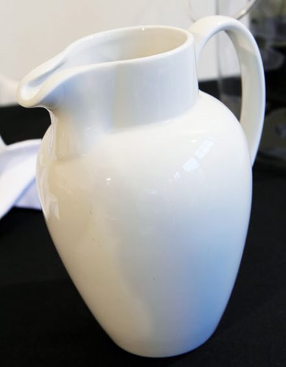 Concept White  china 1l jug